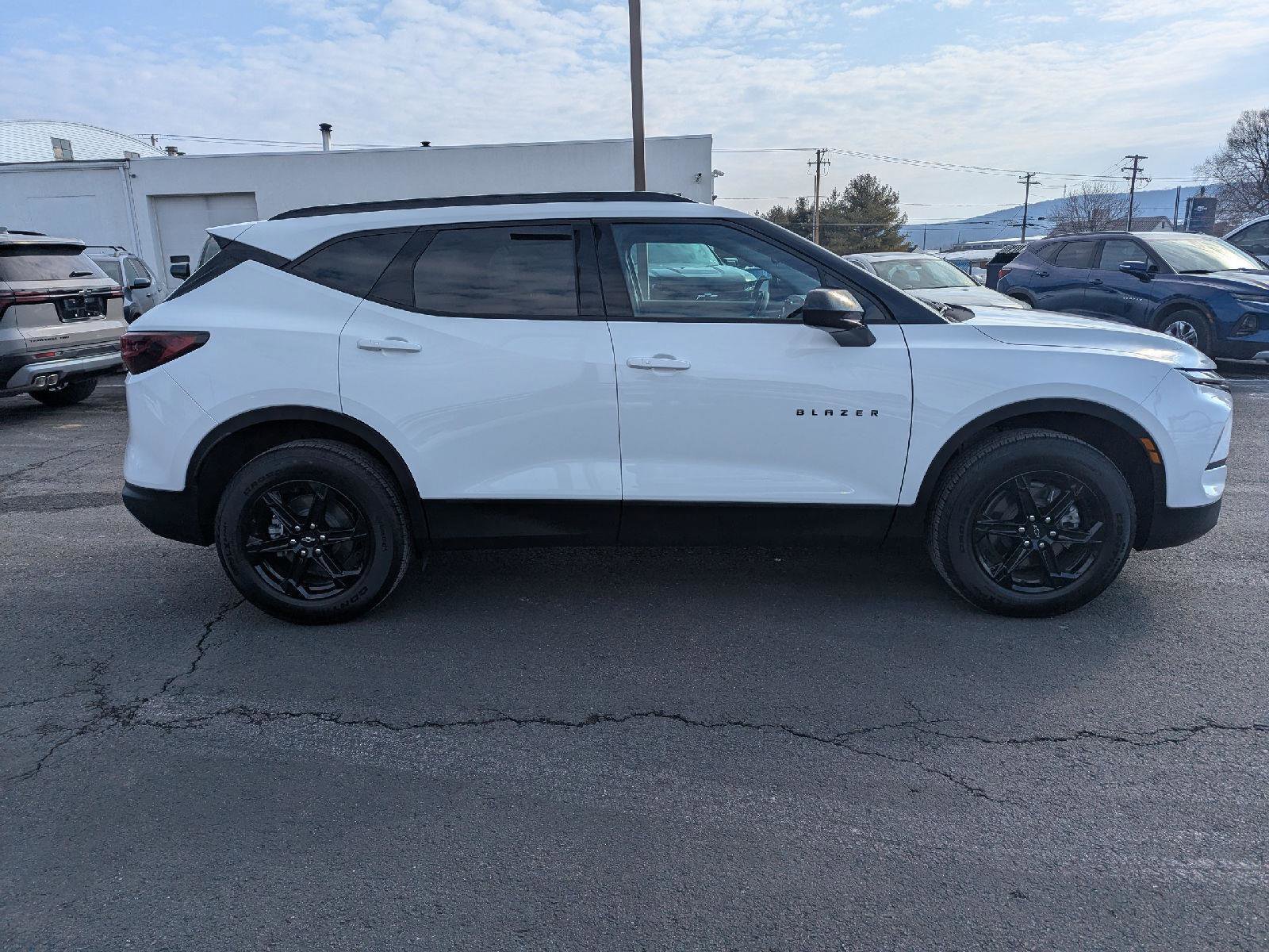 New 2026 Chevrolet Blazer LT w/ Midnight/Sport Edition AWD/4WD image 15