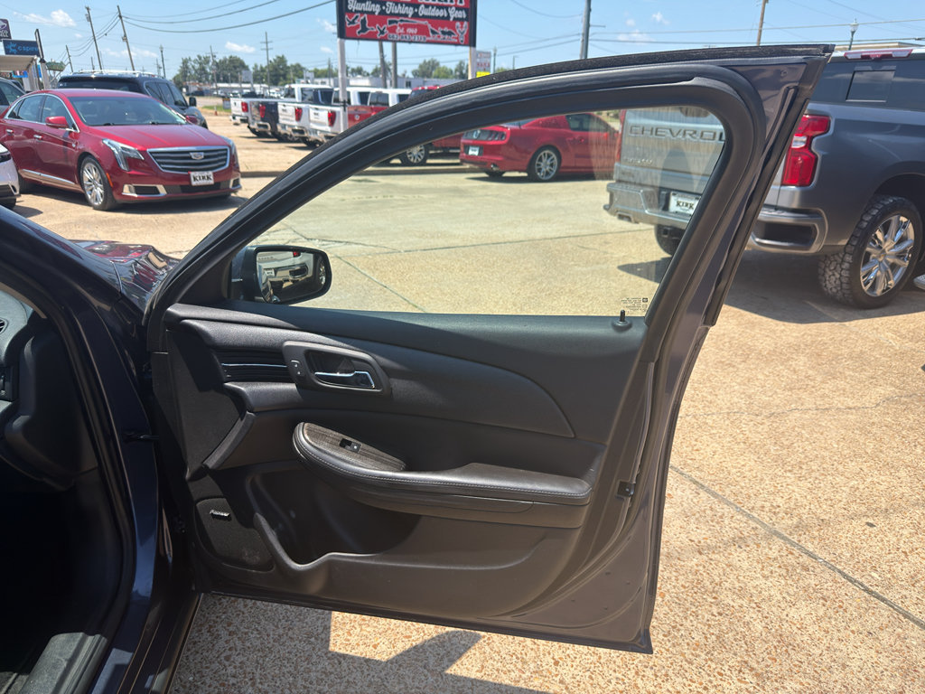 Used 2015 Chevrolet Malibu LT w/ Leather Package FWD image 21