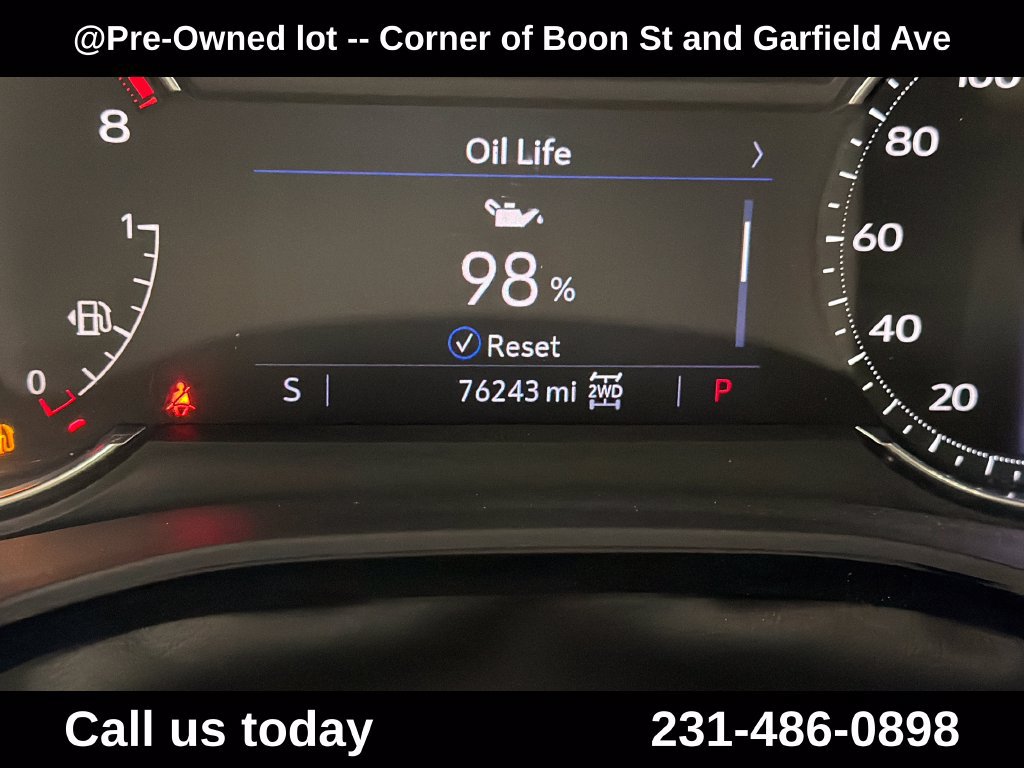 Used 2022 Cadillac XT5 Premium Luxury w/ LPO, Floor Liner Package AWD/4WD image 22