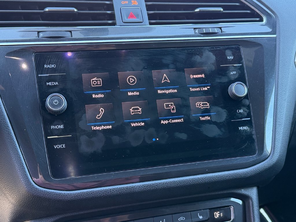 Used 2018 Volkswagen Tiguan SEL FWD image 21