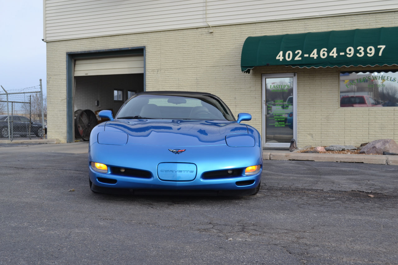 Used 2000 Chevrolet Corvette Convertible w/ Memory Pkg image 2