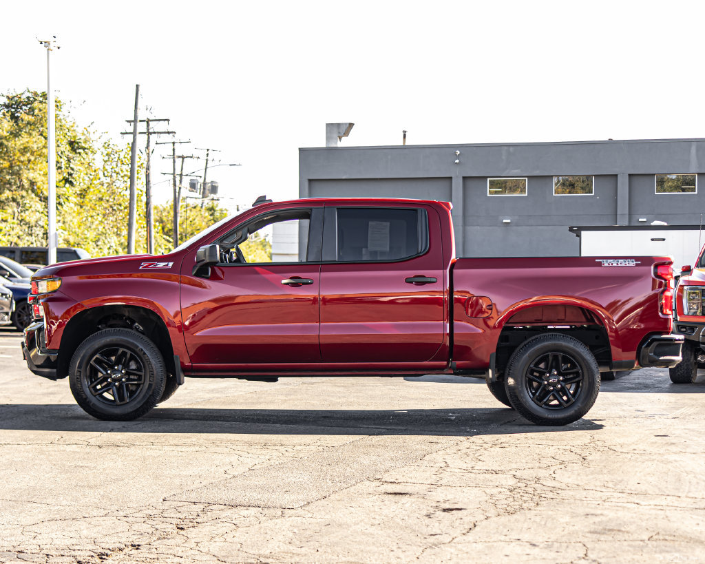 Used 2021 Chevrolet Silverado 1500 Custom Trail Boss w/ LPO, Dark Essentials Package AWD/4WD image 6