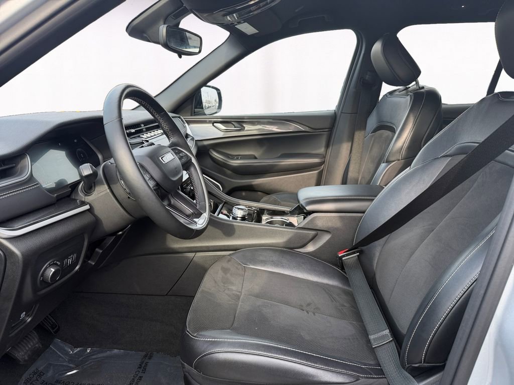 Used 2022 Jeep Grand Cherokee Altitude image 9