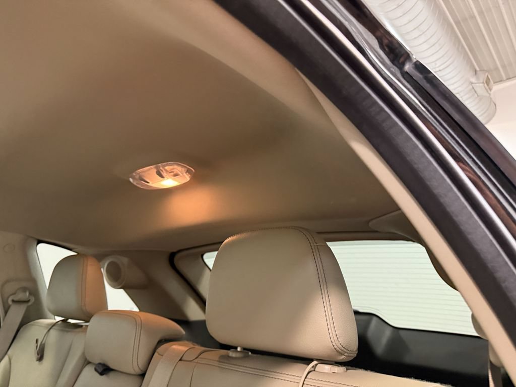 Used 2014 Ford Edge Limited FWD image 9