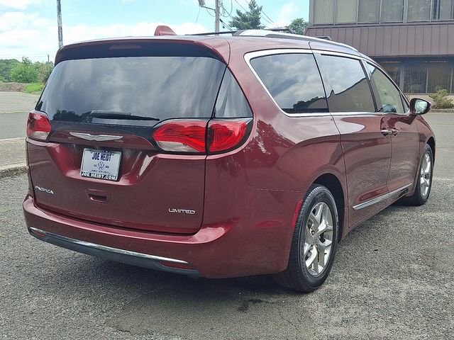 Used 2017 Chrysler Pacifica Limited image 10