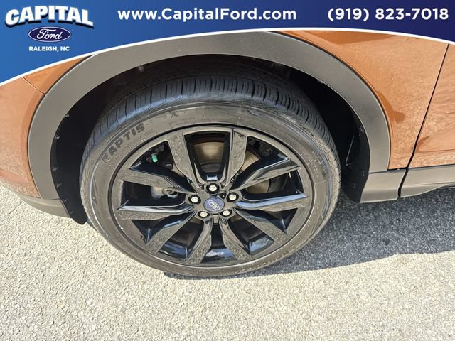 Used 2017 Ford Escape SE w/ SE Sport Appearance Package AWD/4WD image 13
