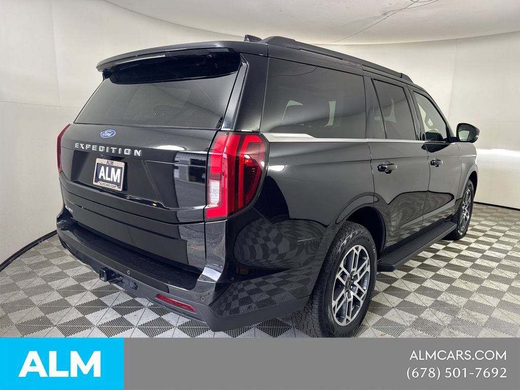 Used 2025 Ford Expedition Active AWD/4WD image 5