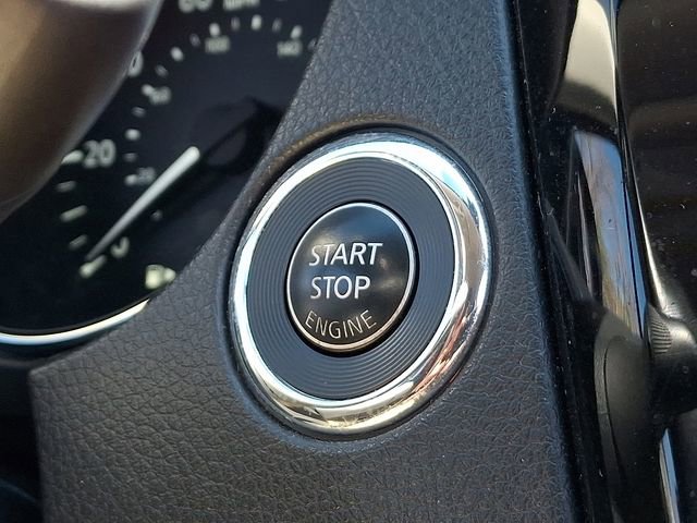 Used 2019 Nissan Rogue SV image 26