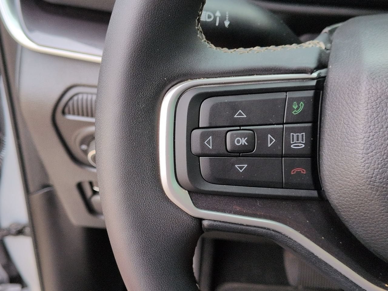 Used 2024 Jeep Wagoneer 4WD image 11