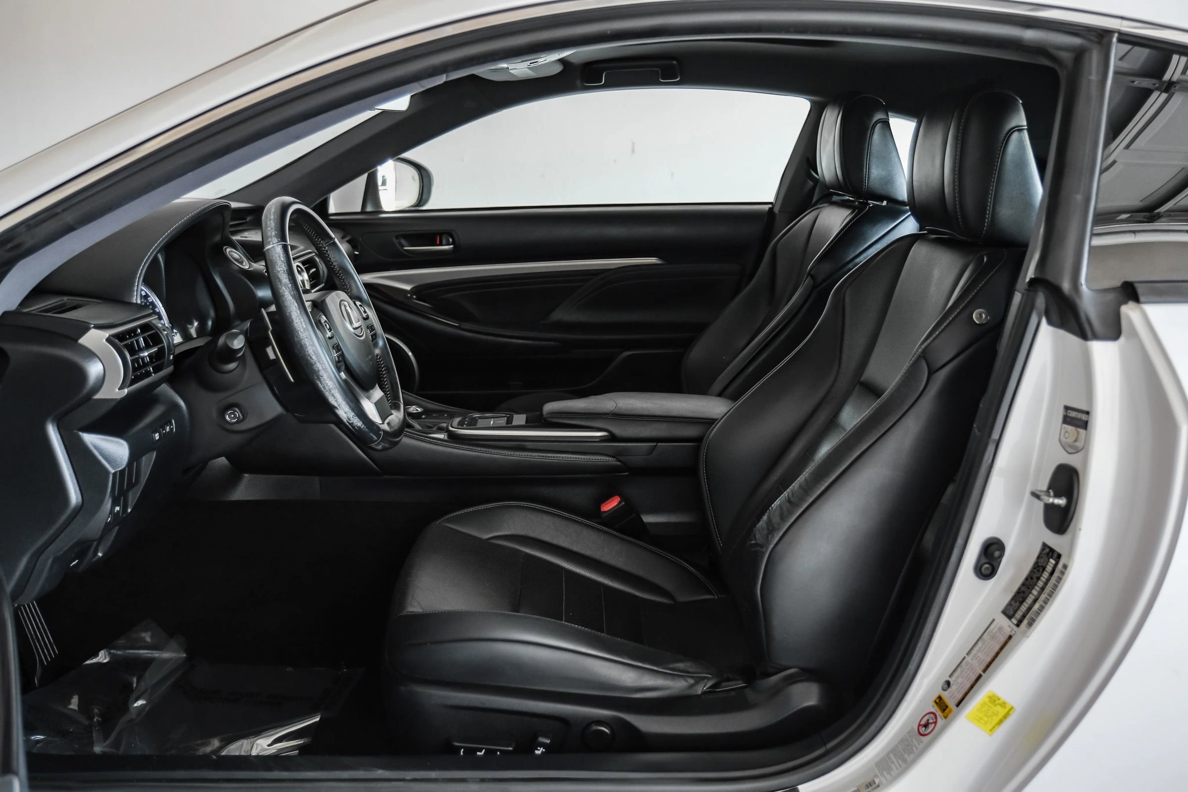 Used 2016 Lexus RC 350 w/ Luxury Package RWD image 3