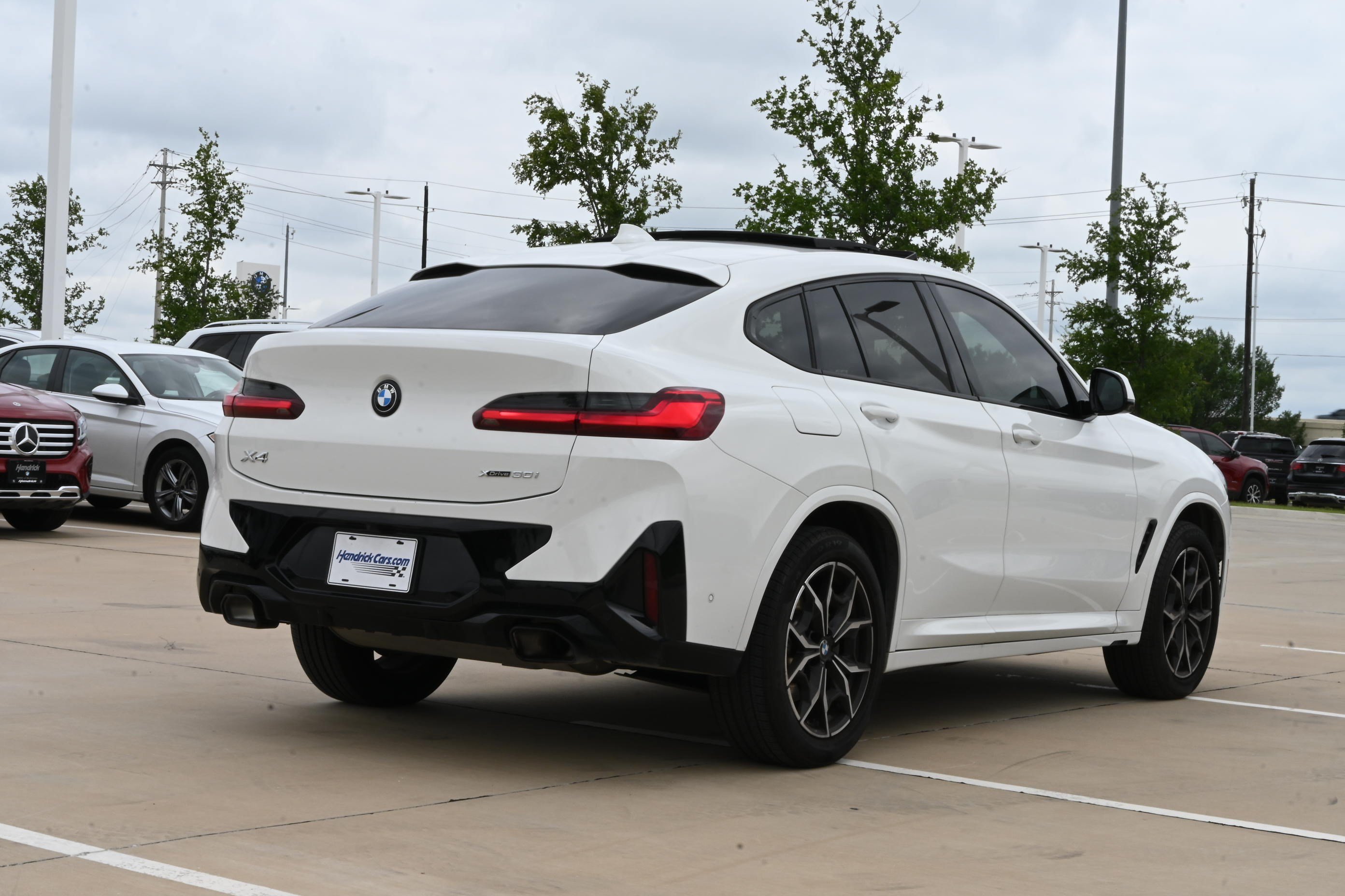 Certified 2025 BMW X4 xDrive30i w/ Premium Package AWD/4WD image 9