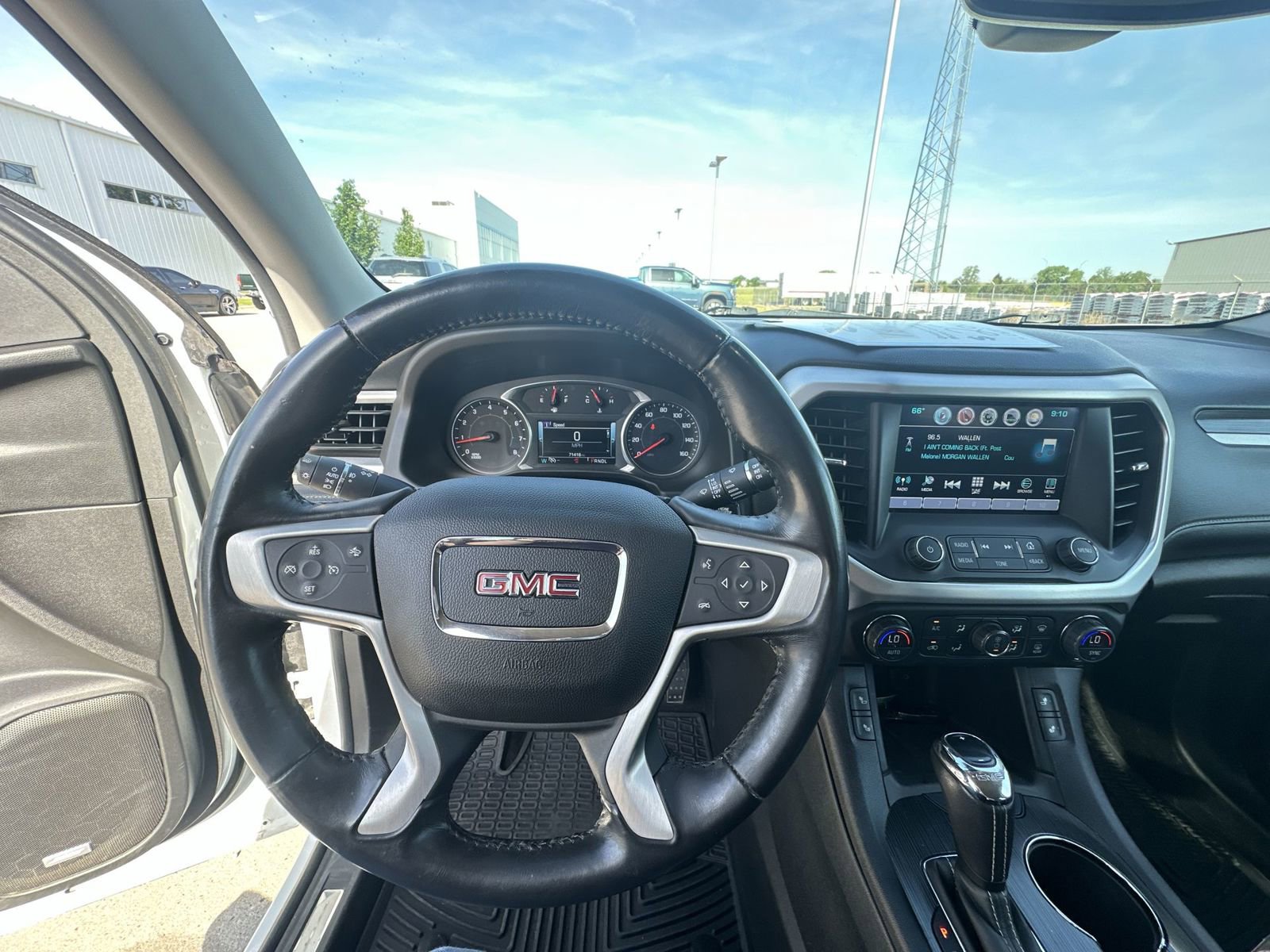 Used 2018 GMC Acadia SLT AWD/4WD image 11