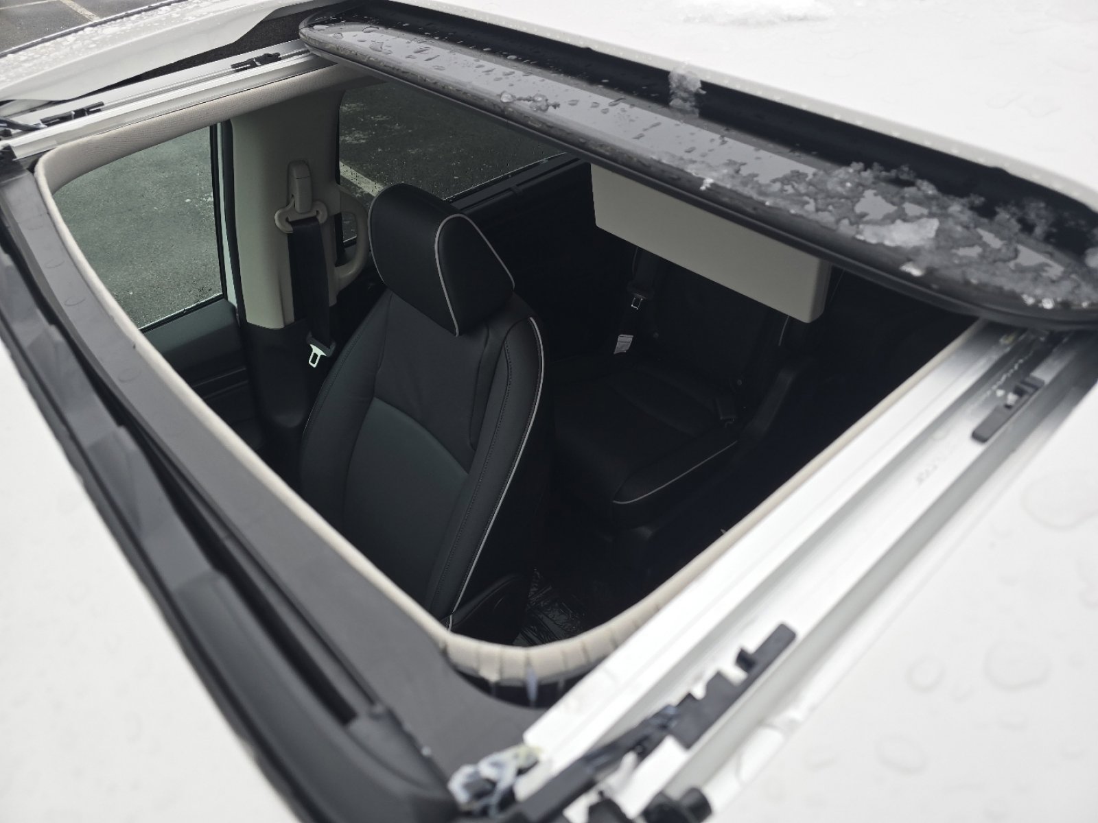 New 2026 Honda Odyssey Touring image 3