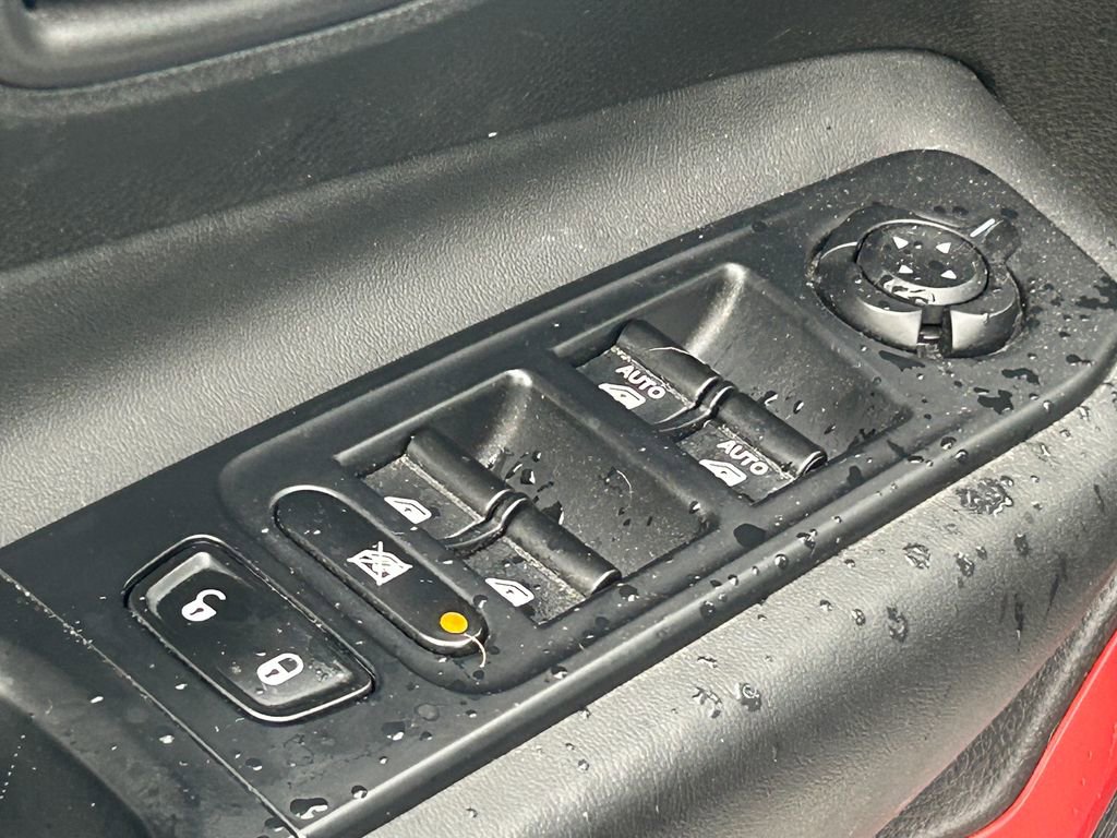 Used 2015 Jeep Renegade Trailhawk w/ Cold Weather Group image 25