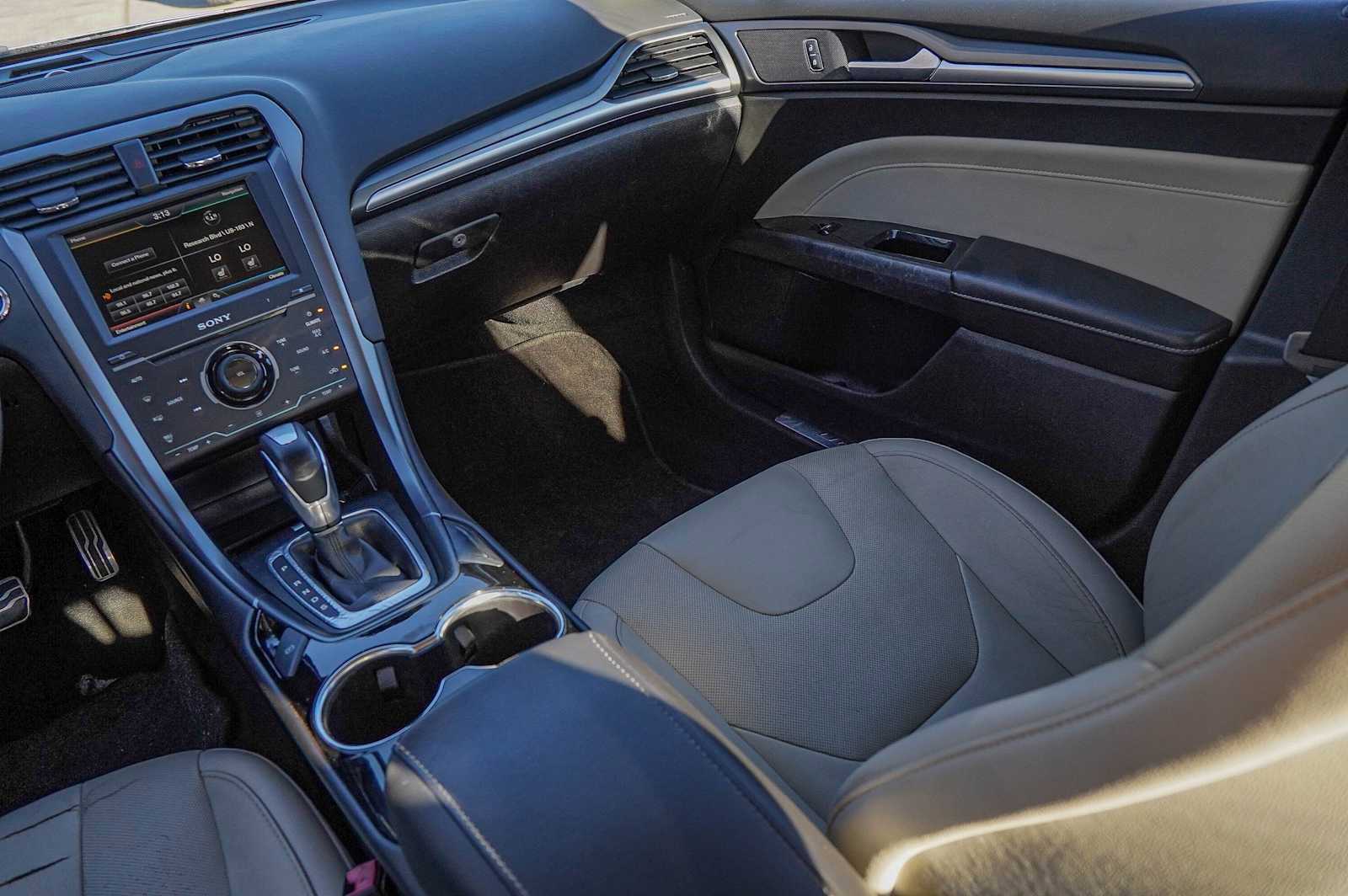 Used 2014 Ford Fusion Titanium image 27