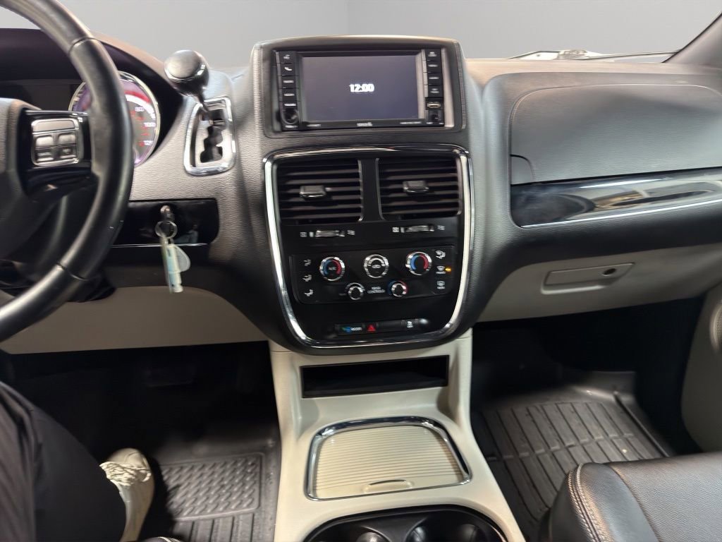 Used 2020 Dodge Grand Caravan SXT FWD image 13