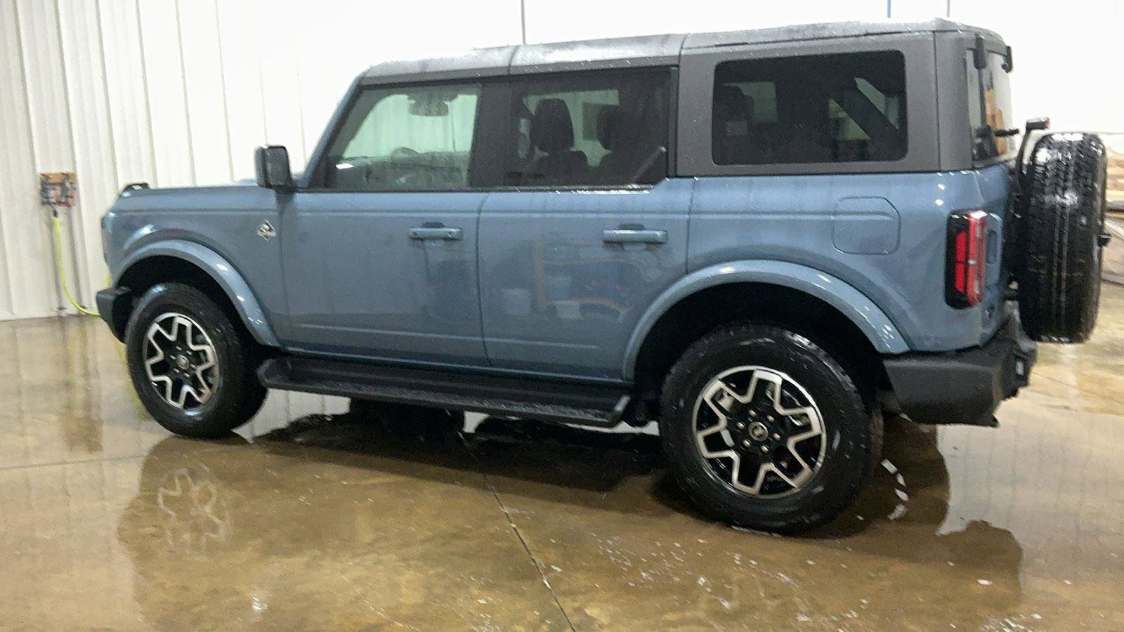 New 2025 Ford Bronco Outer Banks image 4