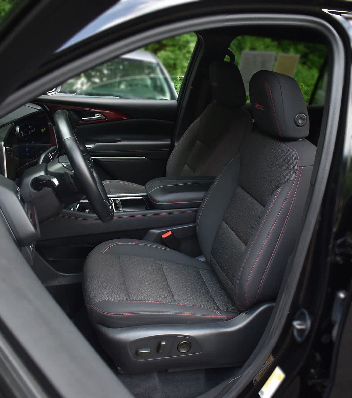 Used 2024 Chevrolet Traverse Z71 w/ LPO, Floor Liner Package AWD/4WD image 9