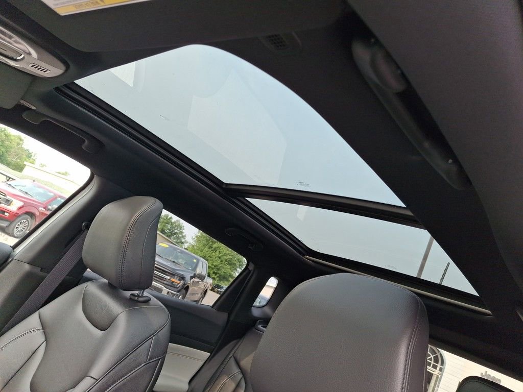 New 2025 Jeep Compass Limited w/ Sun & Sound Group image 29