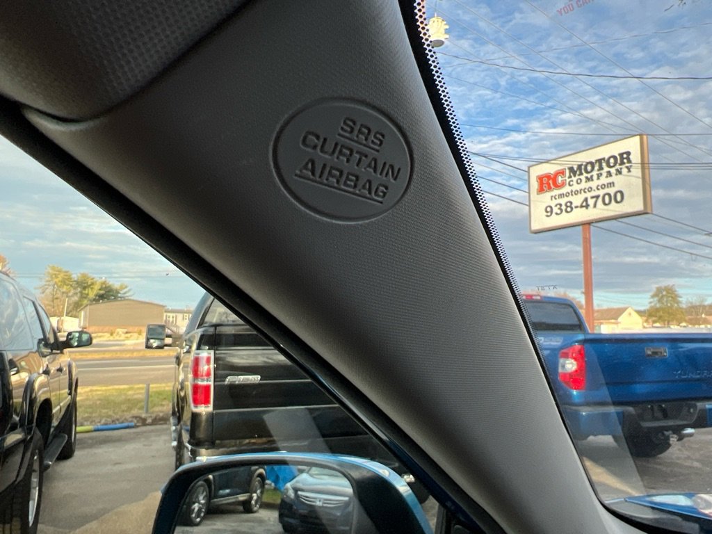 Used 2018 Toyota RAV4 XLE w/ Plus Extra Value Package image 13