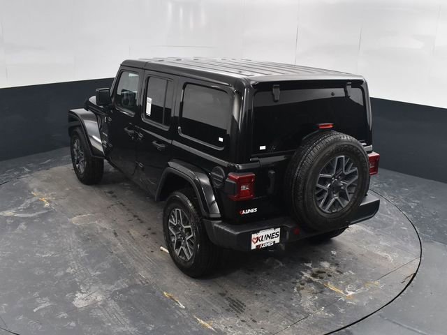 Used 2024 Jeep Wrangler Sahara image 32