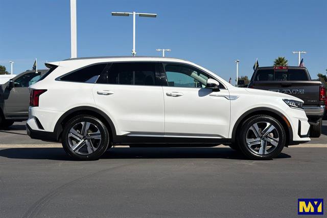Used 2023 Kia Sorento EX AWD/4WD image 3
