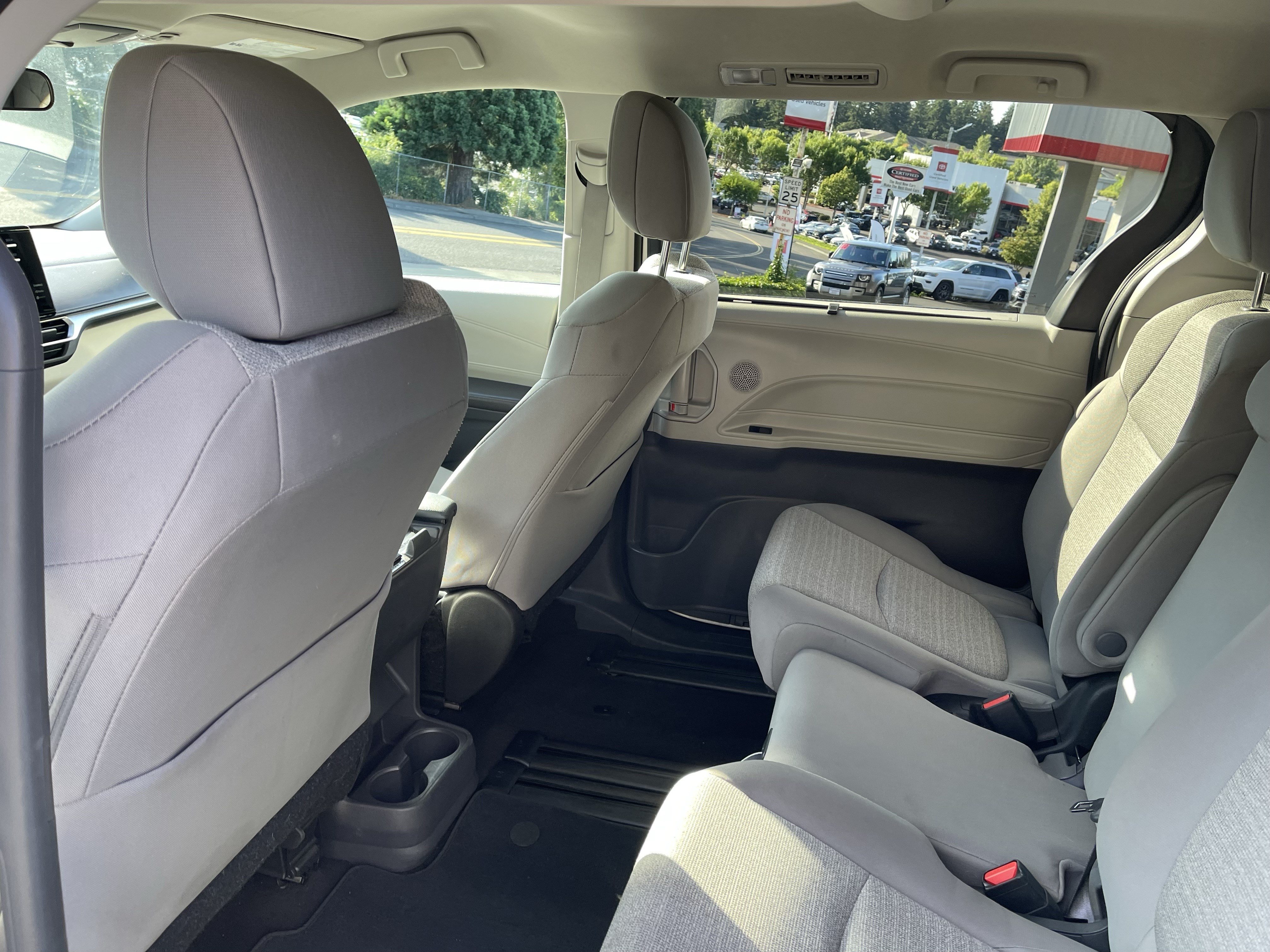 Certified 2024 Toyota Sienna LE AWD/4WD image 12