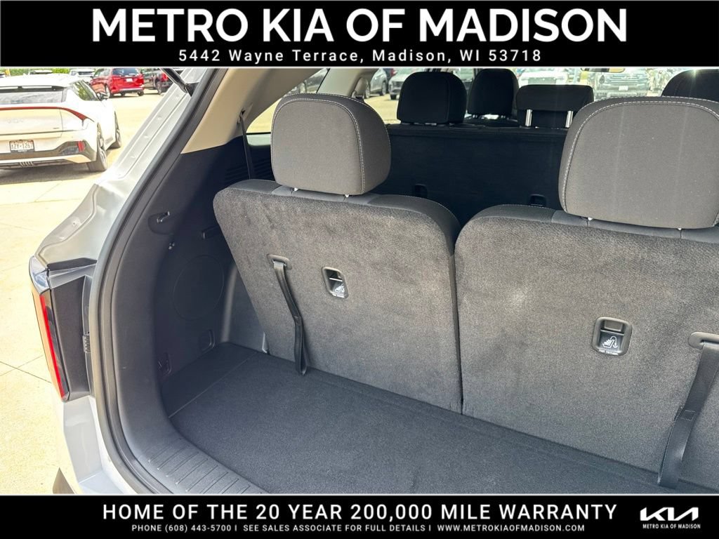 Used 2025 Kia Sorento LX FWD image 31