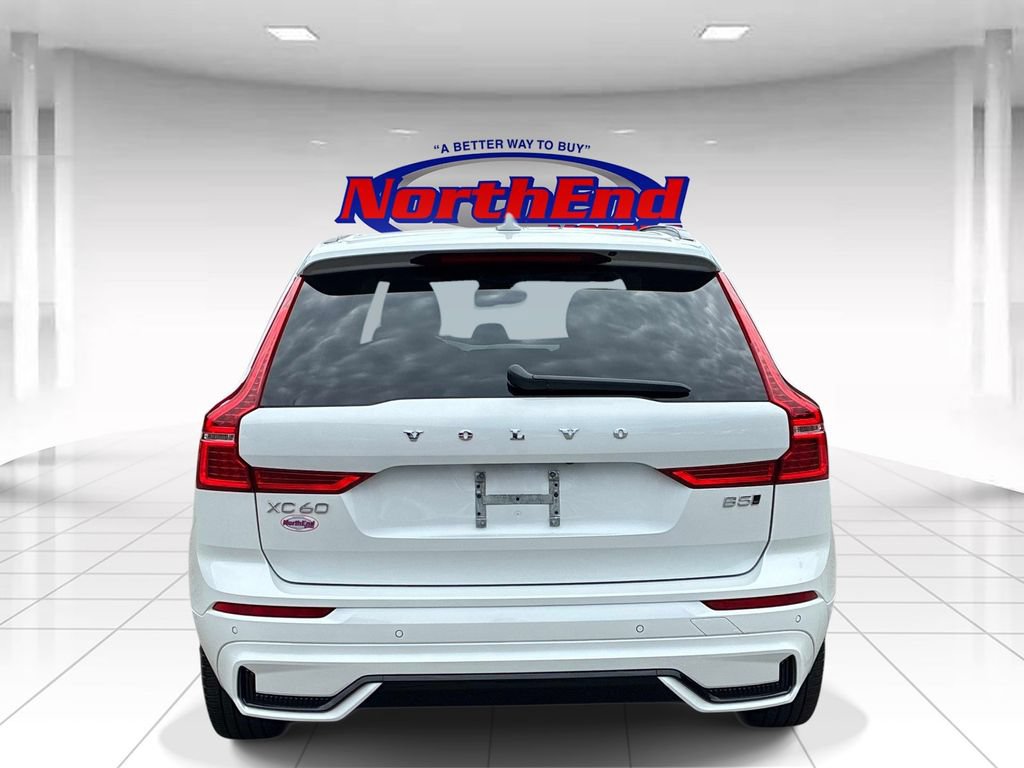 Used 2025 Volvo XC60 B5 Plus AWD/4WD image 6