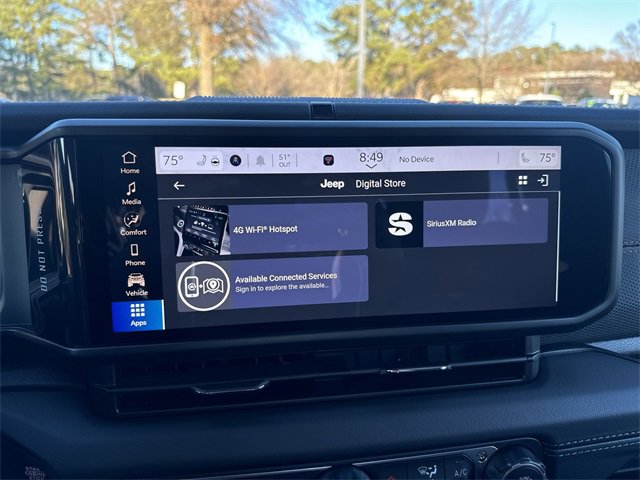 Used 2025 Jeep Gladiator Mojave w/ Steel Bumper Group image 18