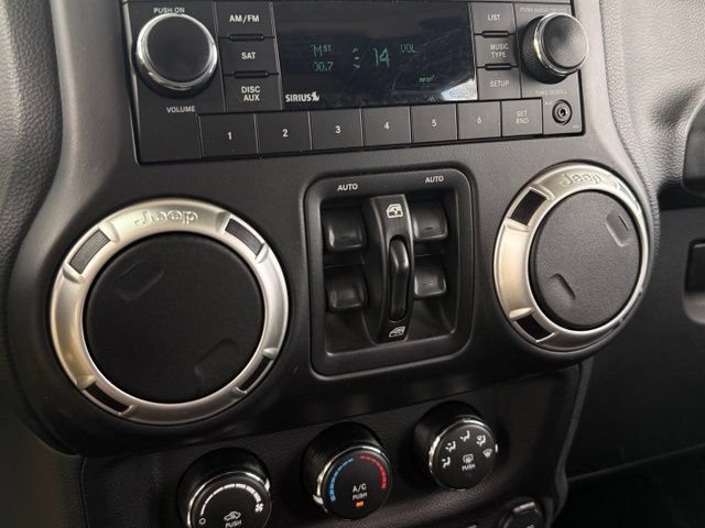 Used 2017 Jeep Wrangler Unlimited Sahara w/ Connectivity Group AWD/4WD image 20