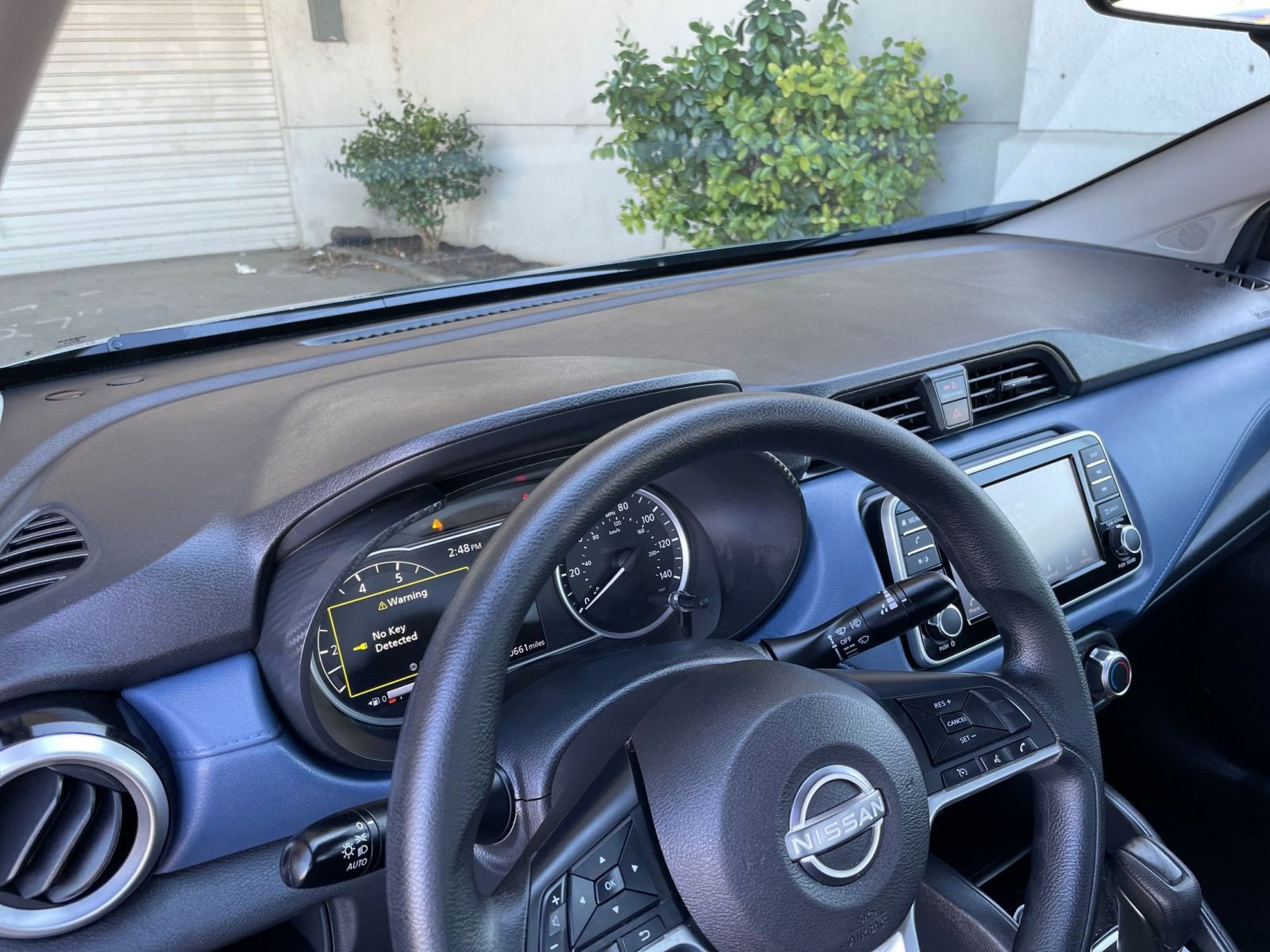 Used 2025 Nissan Versa SV image 33