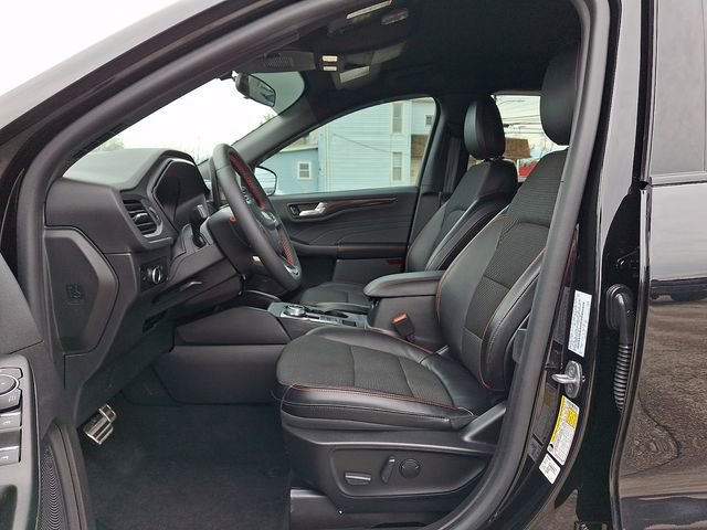 Used 2023 Ford Escape ST-Line w/ Tech Pack #1 AWD/4WD image 14