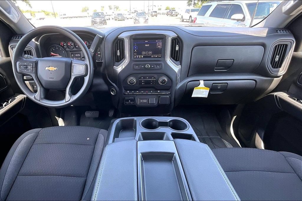 Used 2025 Chevrolet Silverado 2500 Custom w/ Custom Value Package AWD/4WD image 7