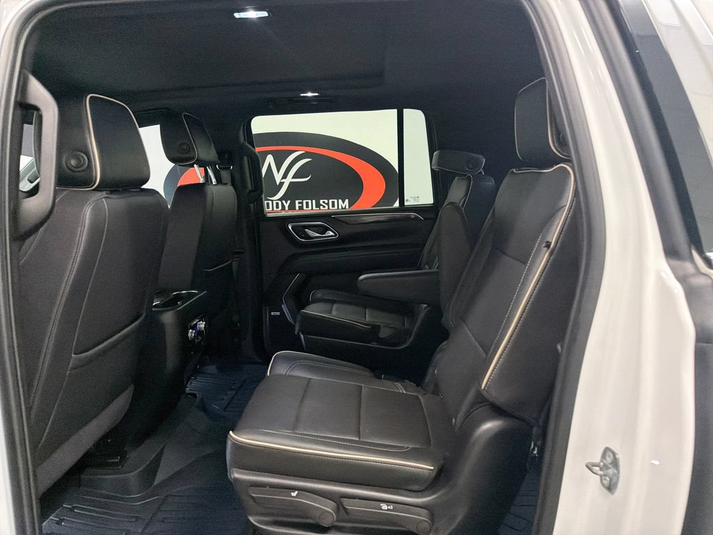 Used 2023 GMC Yukon XL SLT w/ SLT Premium Package RWD image 16