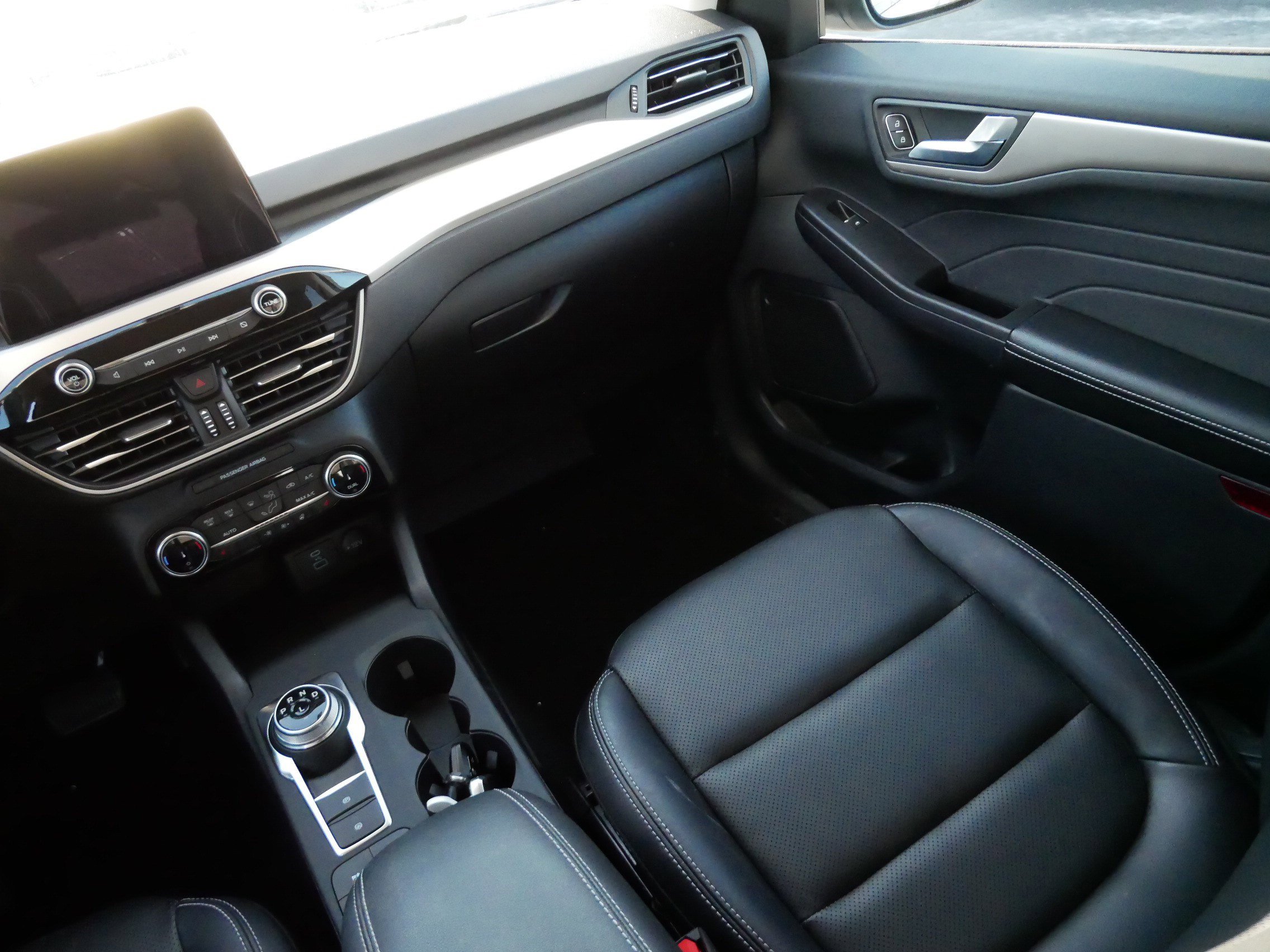 Used 2022 Ford Escape SEL image 11