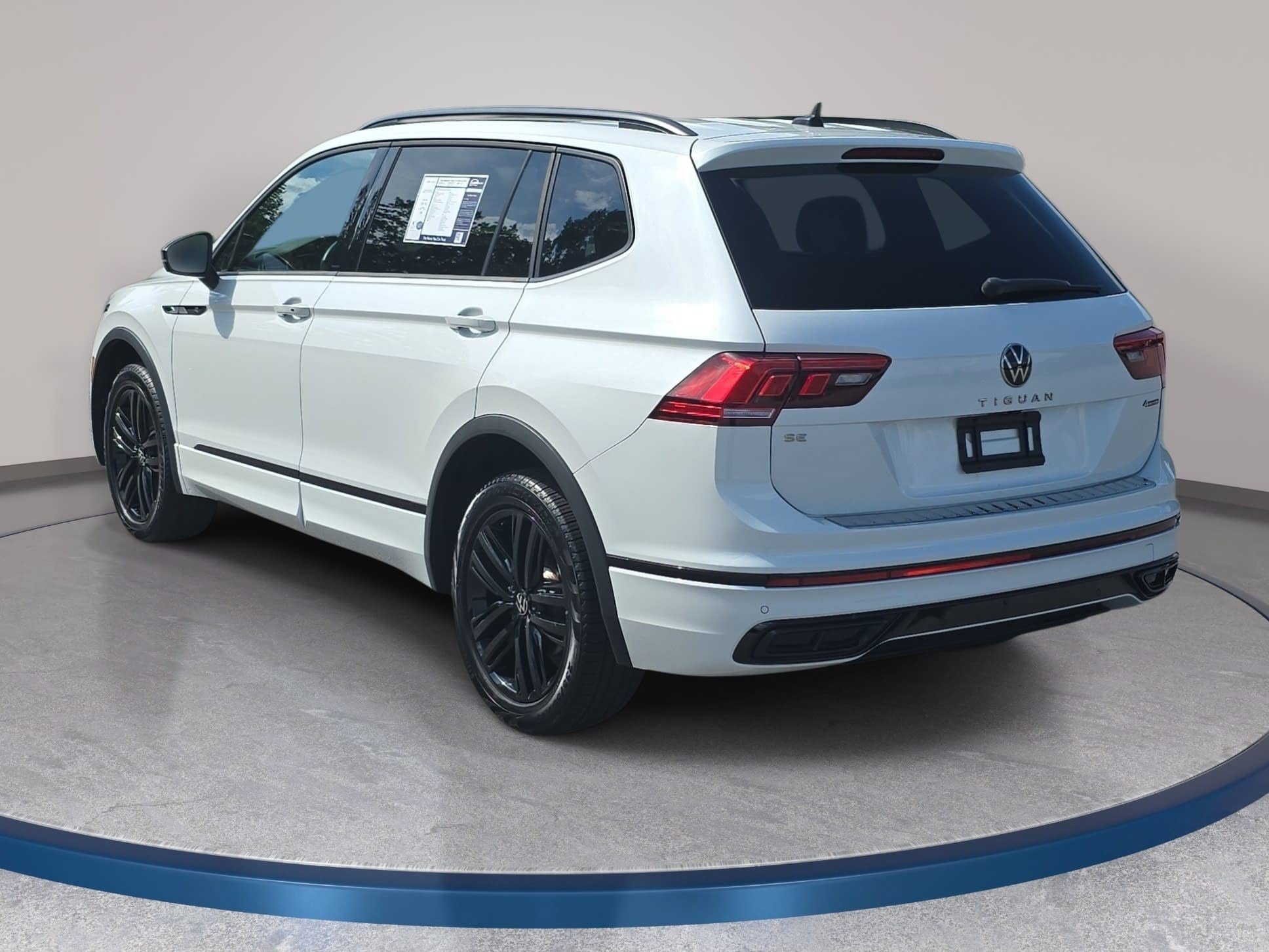 Used 2022 Volkswagen Tiguan SE R-Line AWD/4WD image 7
