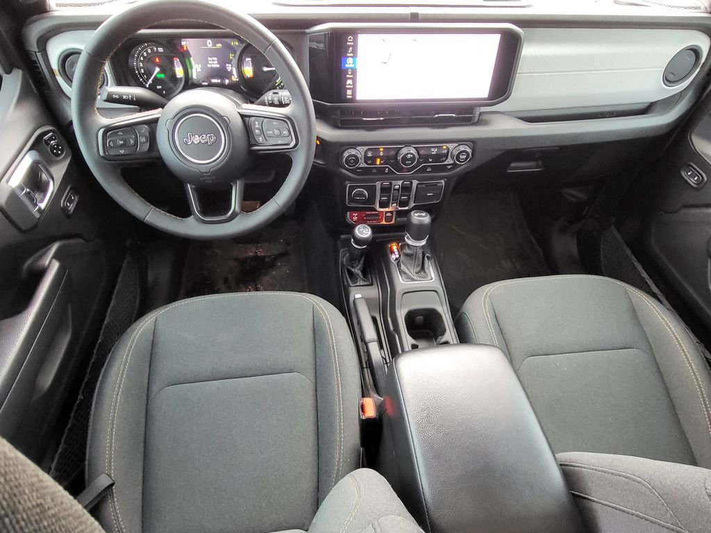 Used 2024 Jeep Wrangler Unlimited image 27