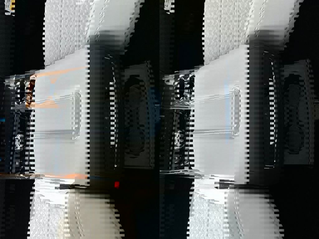 Used 2025 Cadillac Escalade Sport Platinum w/ LPO, ONYX Package image 21