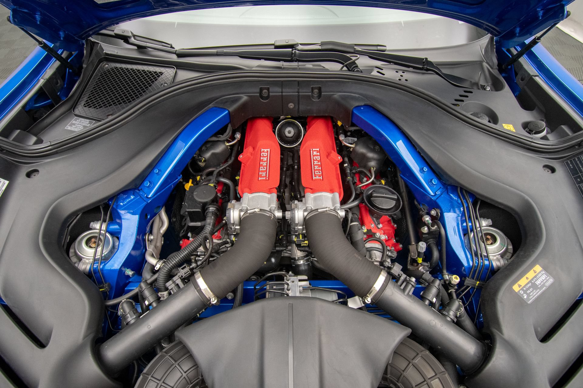 Used 2026 Ferrari Roma Spider RWD image 36