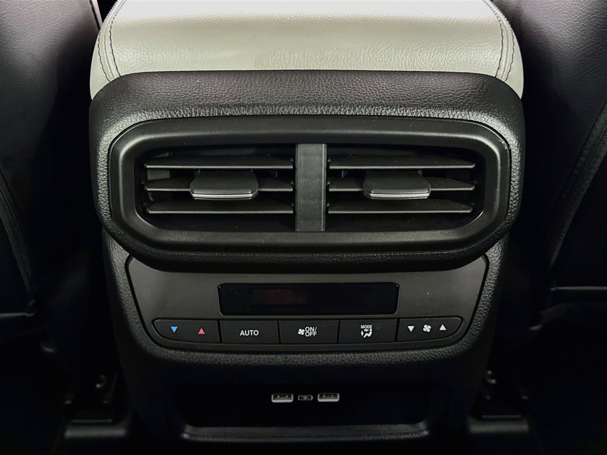 Certified 2023 Honda Pilot Touring image 27