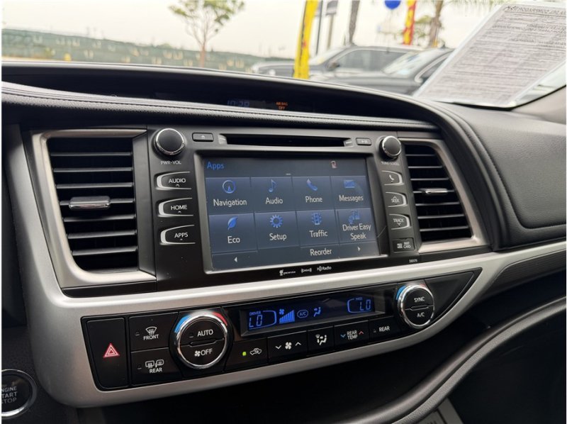 Used 2017 Toyota Highlander SE FWD image 55