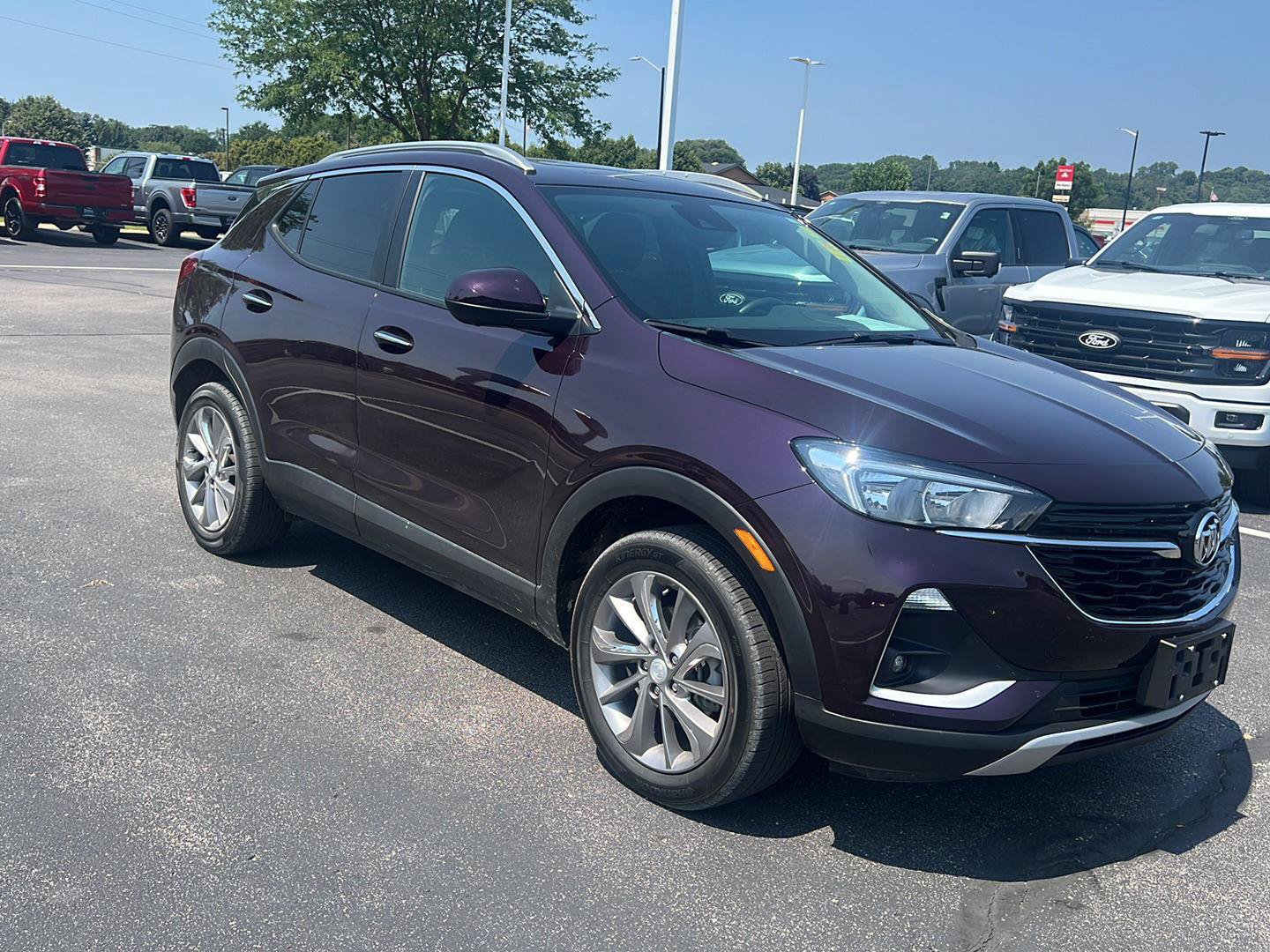 Used 2021 Buick Encore GX Select w/ Advanced Technology Package AWD/4WD image 2