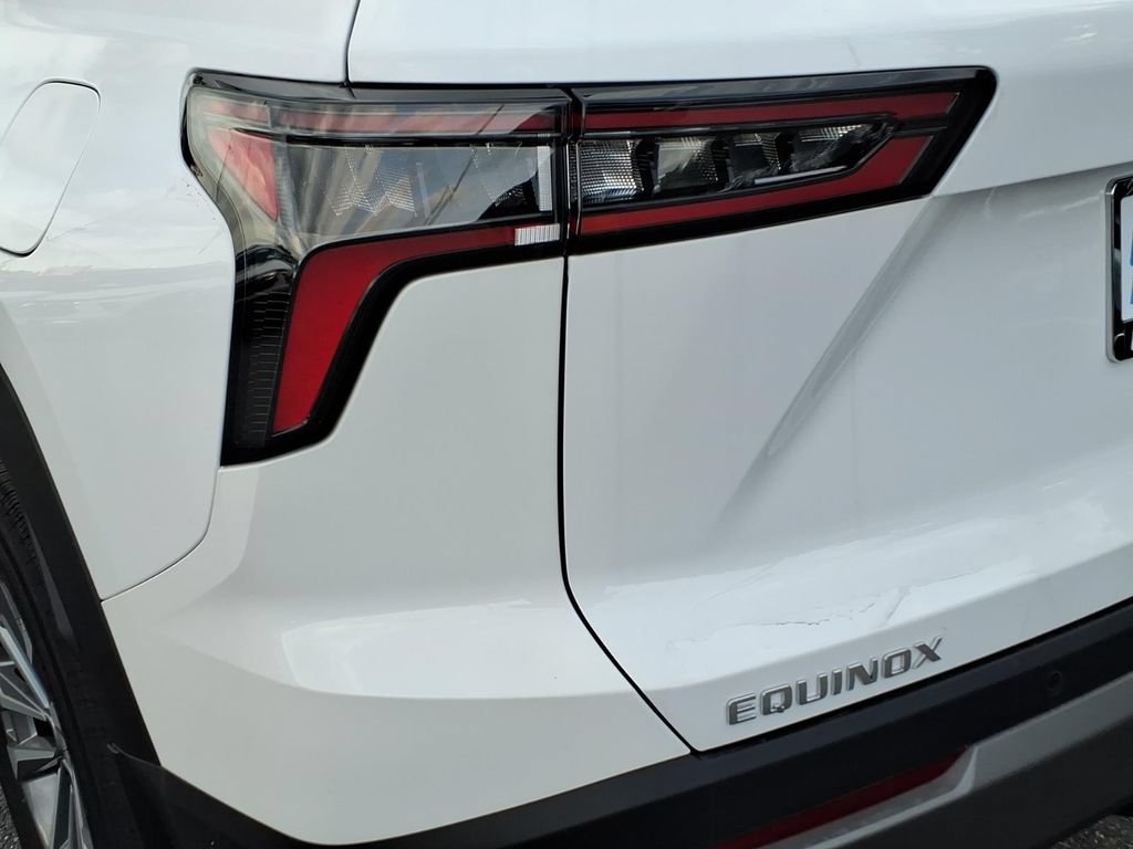 New 2027 Chevrolet Equinox LT FWD image 9