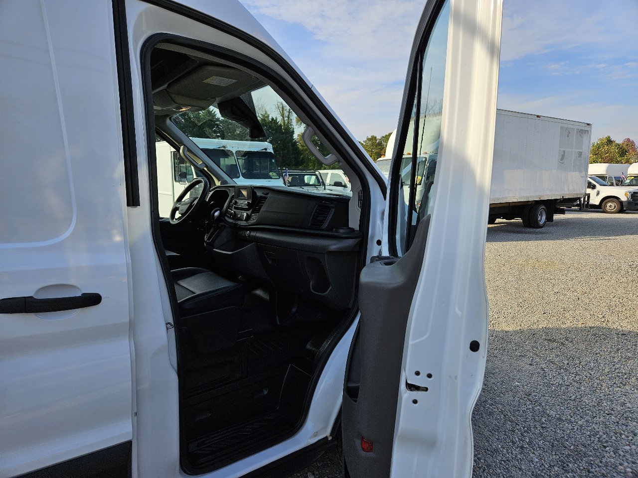Used 2020 Ford Transit 250 Medium Roof image 27