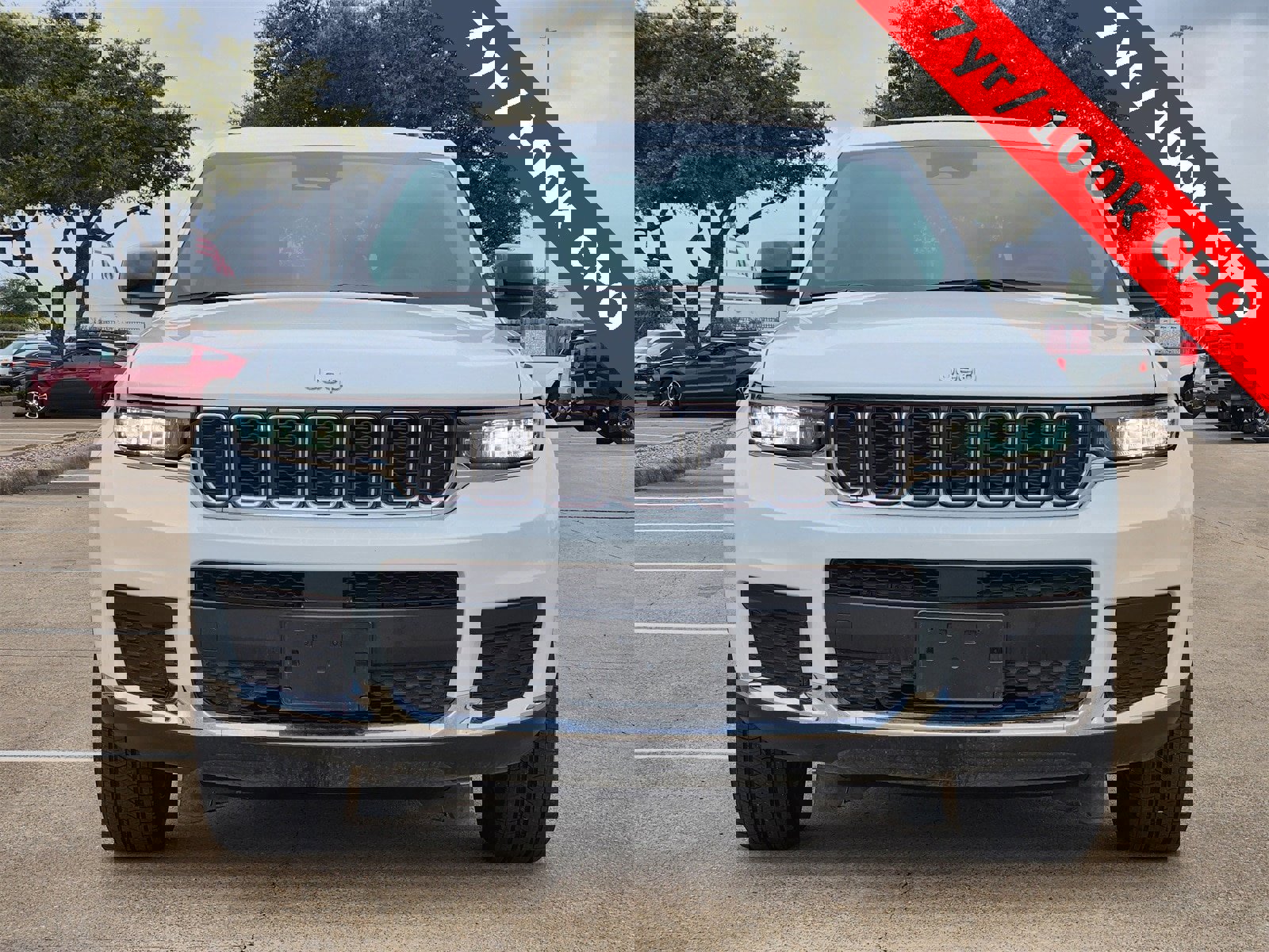 Used 2024 Jeep Grand Cherokee L Laredo image 7