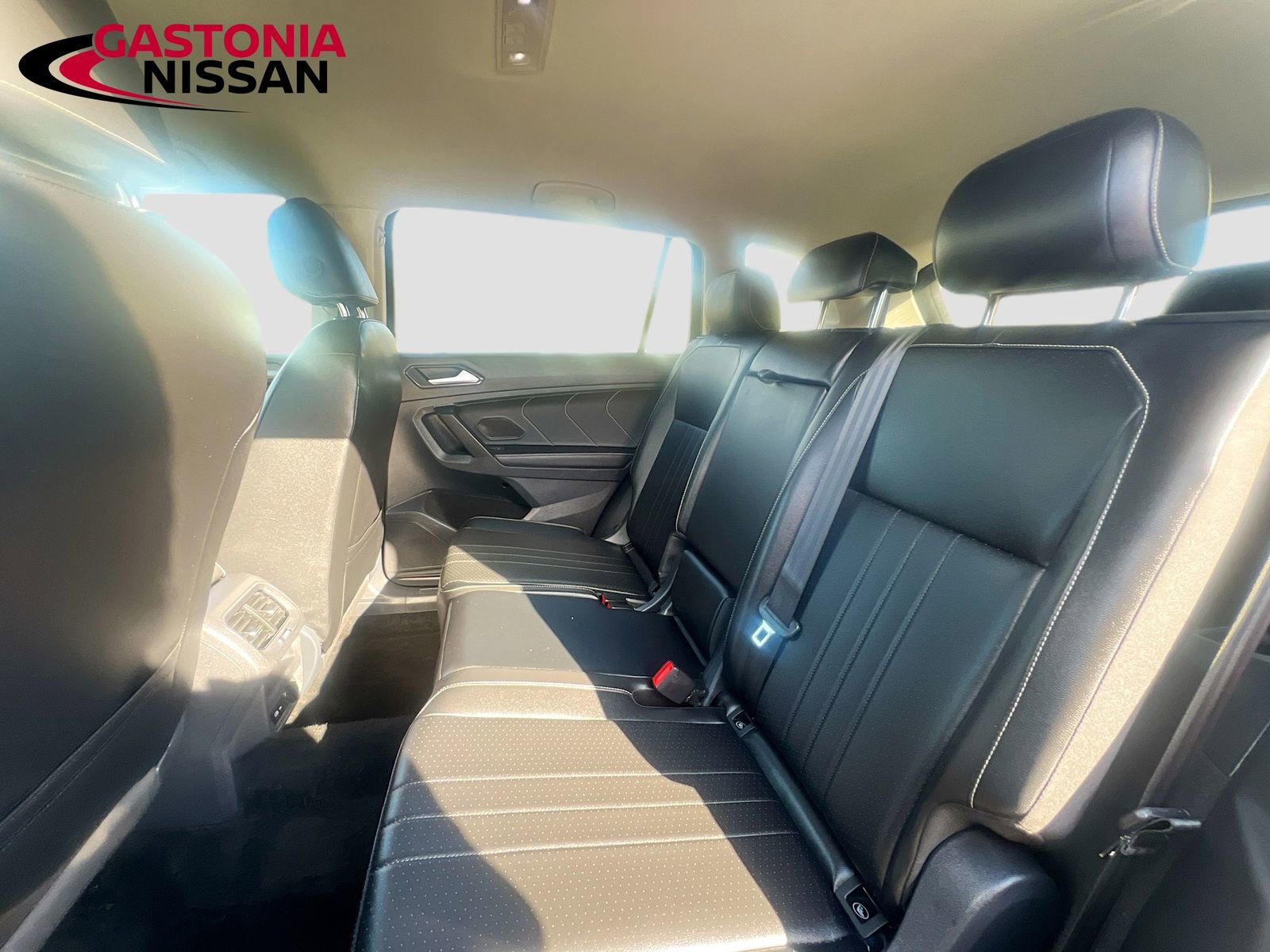 Used 2024 Volkswagen Tiguan SE image 32