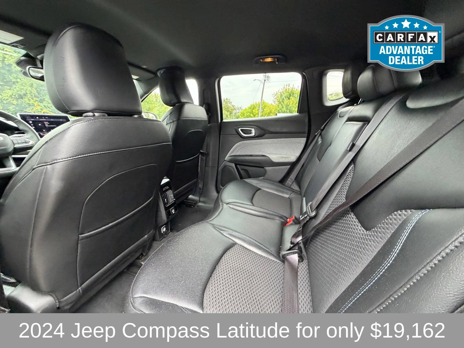 Used 2024 Jeep Compass Latitude AWD/4WD image 11