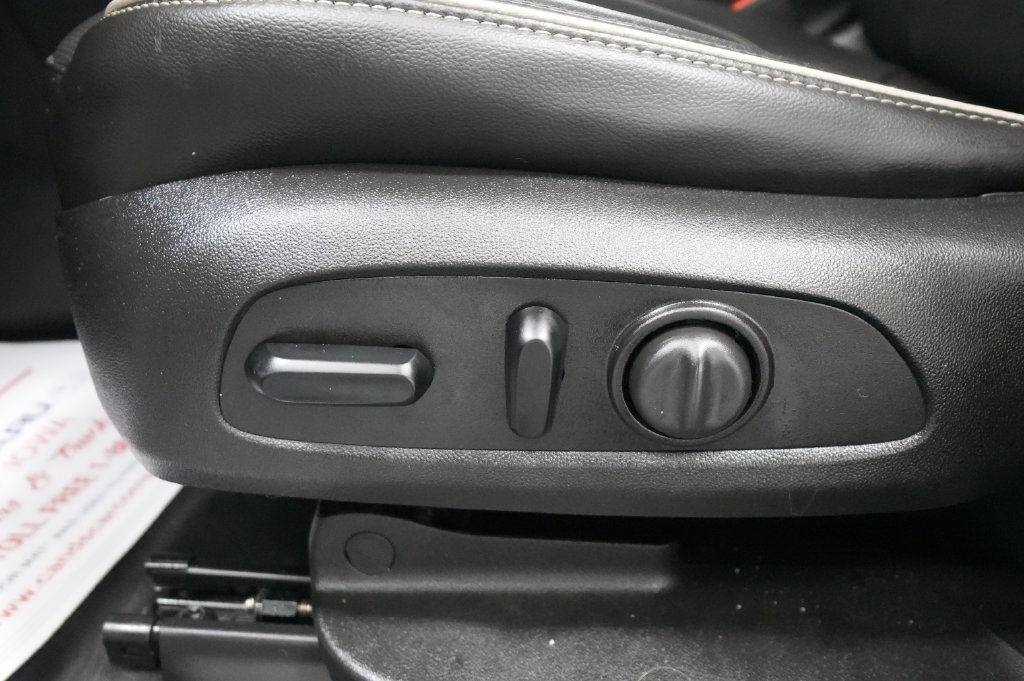 Used 2017 GMC Acadia Denali AWD/4WD image 16