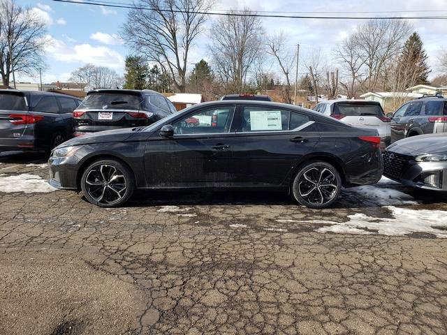 New 2025 Nissan Altima 2.5 SR image 3